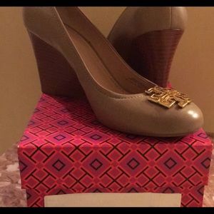 Tory Burch Wedge 8.5